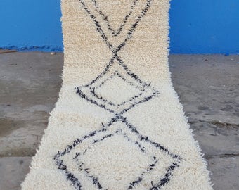 Beni Ourain handmade Moroccan 100% wool rug  9 / 2,7 feet