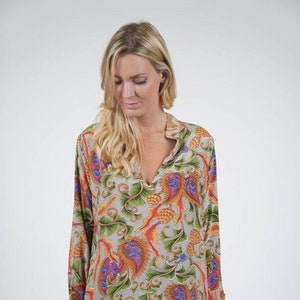 Silk tunic with embroidered sleeves 1