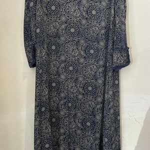 Silk tunic with embroidered sleeves 5