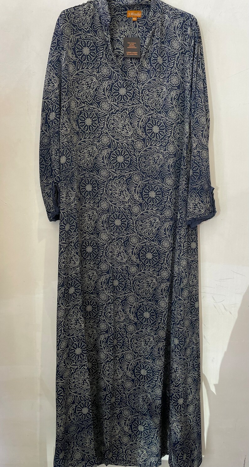 Silk tunic with embroidered sleeves 5