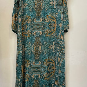 Silk tunic with embroidered sleeves 4