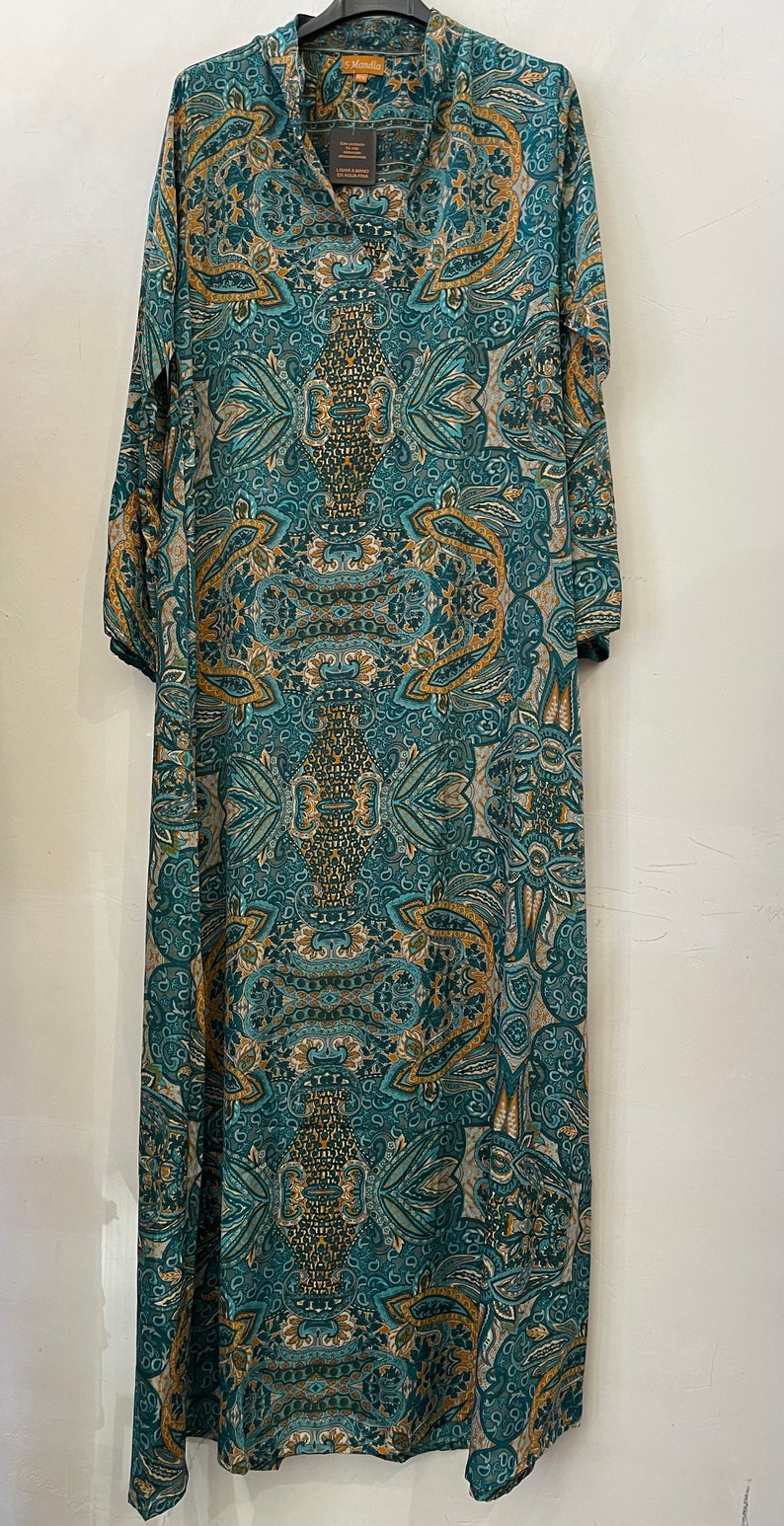 Silk tunic with embroidered sleeves 4