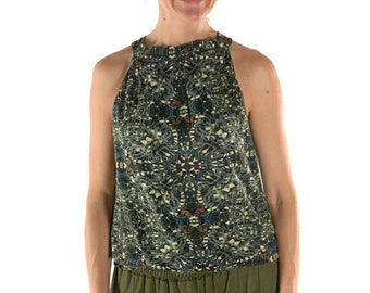 Printed top ideal to combine with pants, variety of colors and patterns