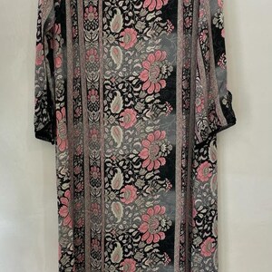 Silk tunic with embroidered sleeves 7