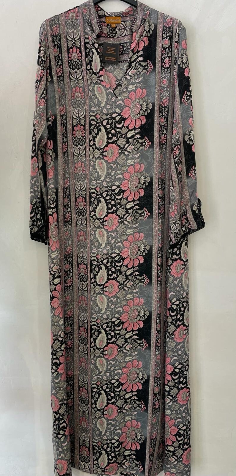 Silk tunic with embroidered sleeves 7