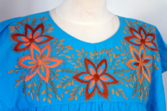 Vintage 60s Embroidered Floral Dress, Cotton Hipp… - image 8