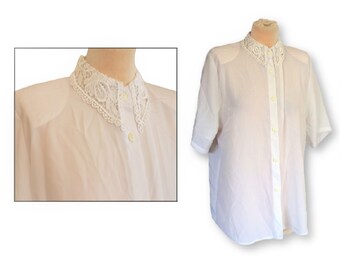 Ameri VINTAGE - MEDI LACE NECK BLOUSE ホワイト Ameri VINTAGE - MEDI LACE NECK BLOUSE ホワイト の通販 by