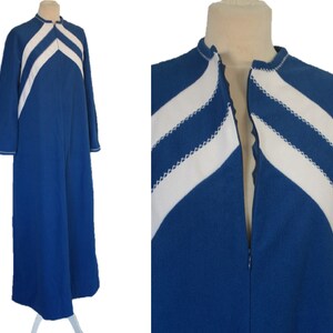 Vintage 70's,  Vassarette Royal Blue Nightgown, Robe Nightgown, House Robe / Dress