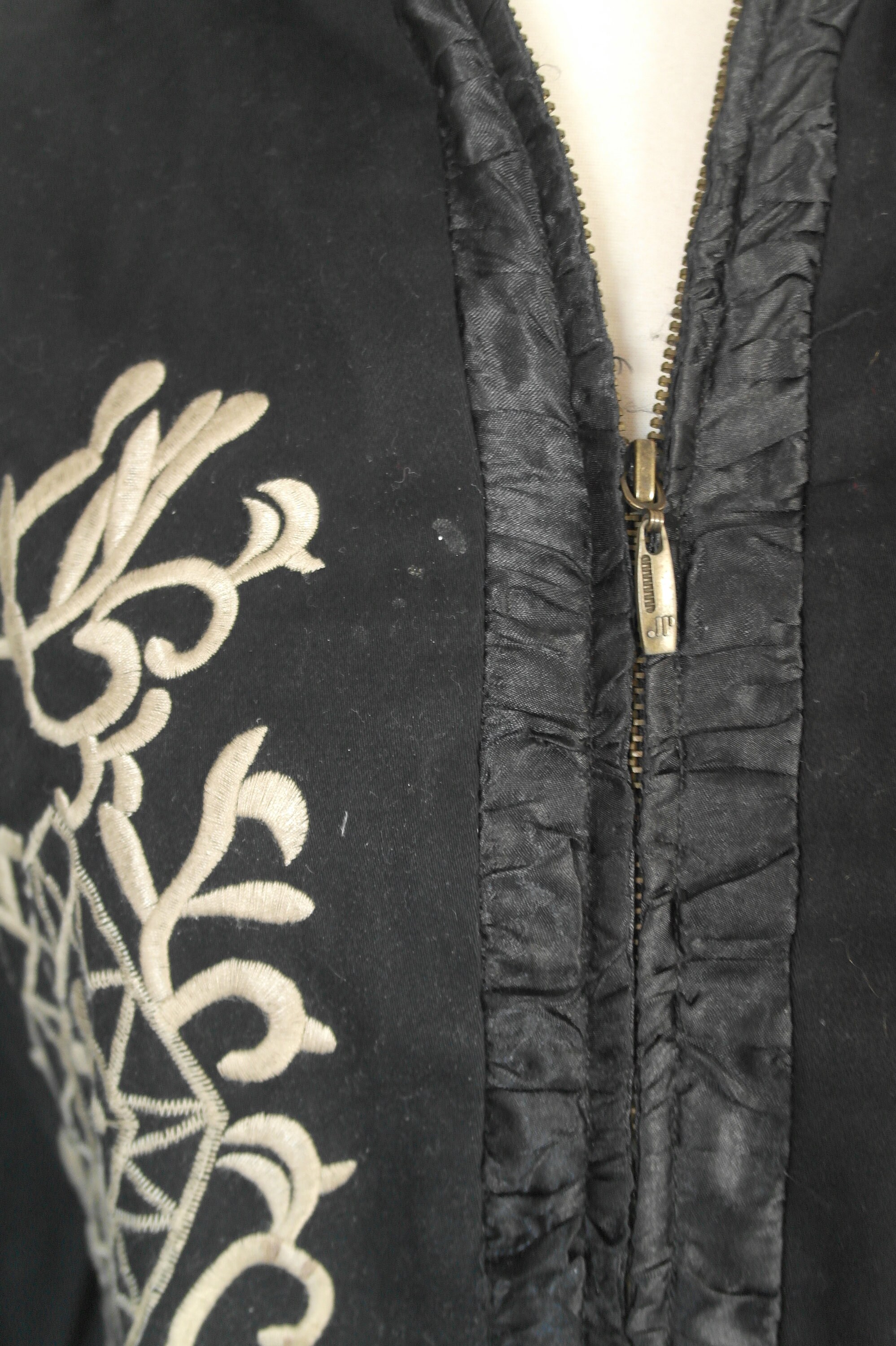 MEDI LACE EMBROIDERY COLLAR JACKET