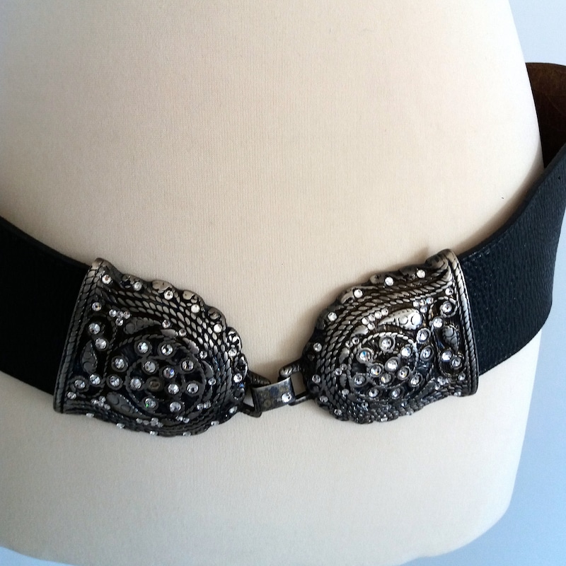 WIDE BLACK CRYSTAL BELT