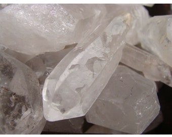 a FREE faceted gemstone SMALL 500 Carat Lots of Quartz Crystal Points