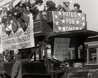 Suffragette Hikers Photo: 1913 Women's March, Washington D.C. (Reproduction Print)