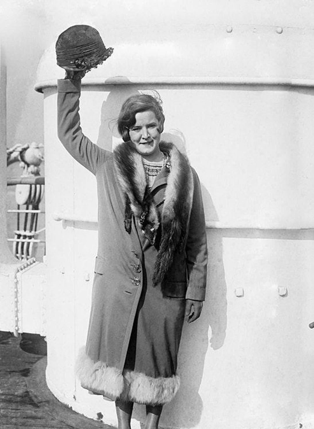 Photo Ancienne De Gertrude Ederle - Première Femme à Traverser La Manche