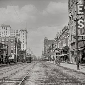 Photo de Little Rock, Arkansas, rue Main, au nord de la sixième rue, prise entre 1900 et 1910