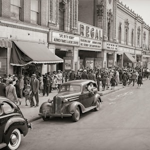 1941 Southside Chicago Photo: Regal & Savoy Theatres, African American ...