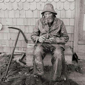 Cape Ann Fisherman Photo: Vintage New England Coastal Art Print zdjęcie 1