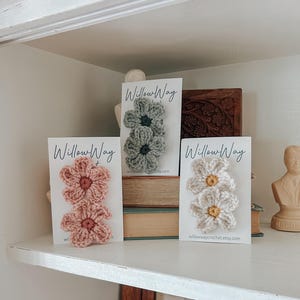 Flower hair clips / daisy hair clips