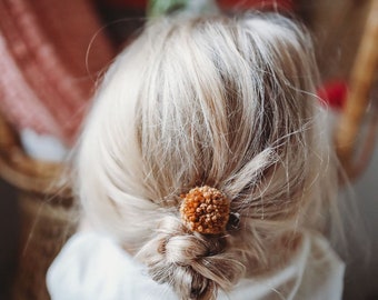 Mini Pom Pom hair clip