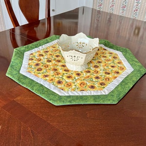 Handmade Quilted 23 Inch Octagon Sunflower Runner,Summer Runner for Round Table, Quilted Sunflower Runner