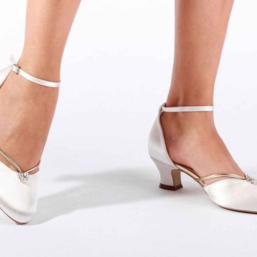 vintage ivory wedding shoes
