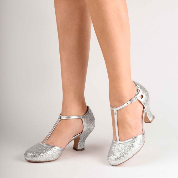 5cm Low Heel Bridal Shoes. Closed in Silver Color.
