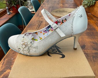 Ivory Vintage Inspired Hitched Ivory Shoes by Joe Browns, Ivory