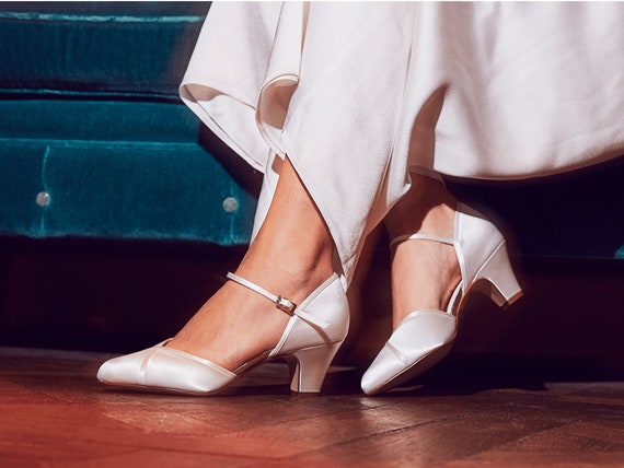 Bridal shoes for wide feet deals