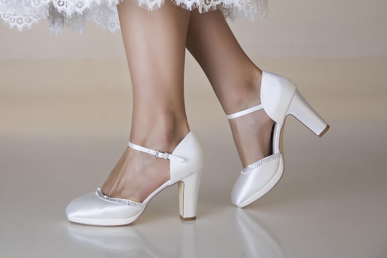 ivory mid heel shoes