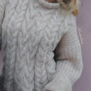 Alpaca trui met losse pasvorm, kabelgebreide trui, oversized damespullover, kersenroze neonroze roodpaarse alpaca zijden trui, boho zachte alpaca pullover afbeelding 7