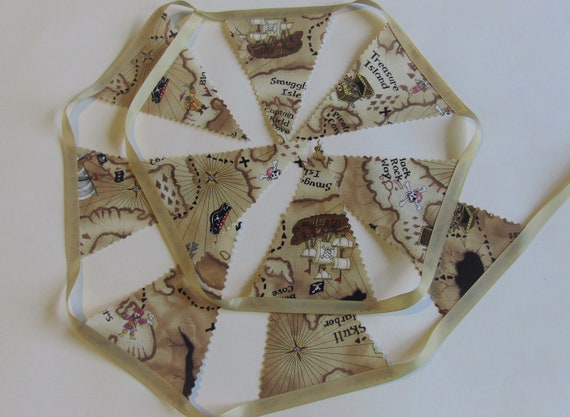 Skull and Crossbones Pirate Triangular Bunting 27 flags 10 metre Long Bunting