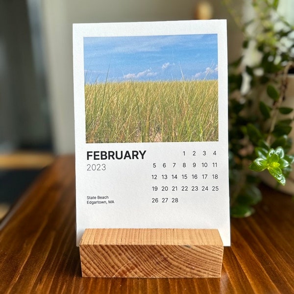 Customized 2024 Photo Calendar - Modern Design