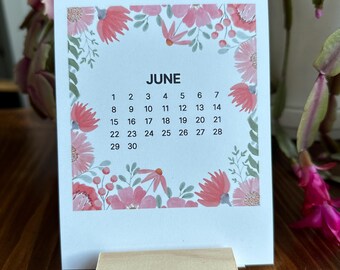 Floral Desk Calendar 2026: Watercolor Art, Reclaimed Wood Stand