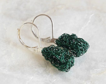 Boucles d'oreilles vert émeraude, boucles d'oreilles argentées vert foncé, boucles d'oreilles vertes, boucles d'oreilles tendance, cadeau pour elle