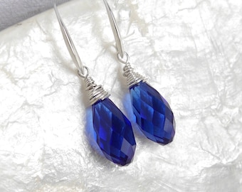 Boucles d'oreilles bleues, briolettes facettées, boucles d'oreilles argent avec verre bleu profond, boucles d'oreilles verre argent,