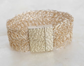 Gold&Silberarmband doppelt gehäkelt, bicolor, breites Armband, Armmanschette breit gold und silber Draht gehäkelt
