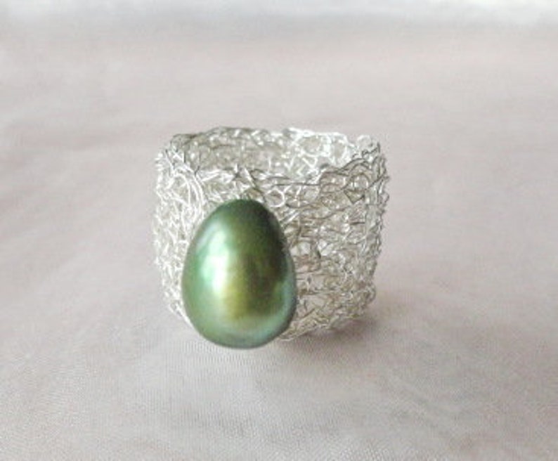 Silver ring with green pearl wide silver ring pearl statement ring silver crochet silver ring crochet wire ring,silver ring,wire jewelry image 3