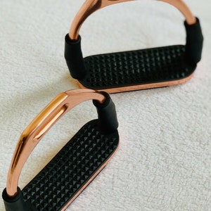 GLOSS ROSE GOLD STIRRUPS HORSE RIDING S/STEEL WITH BLACK TREAD WITH BOX
