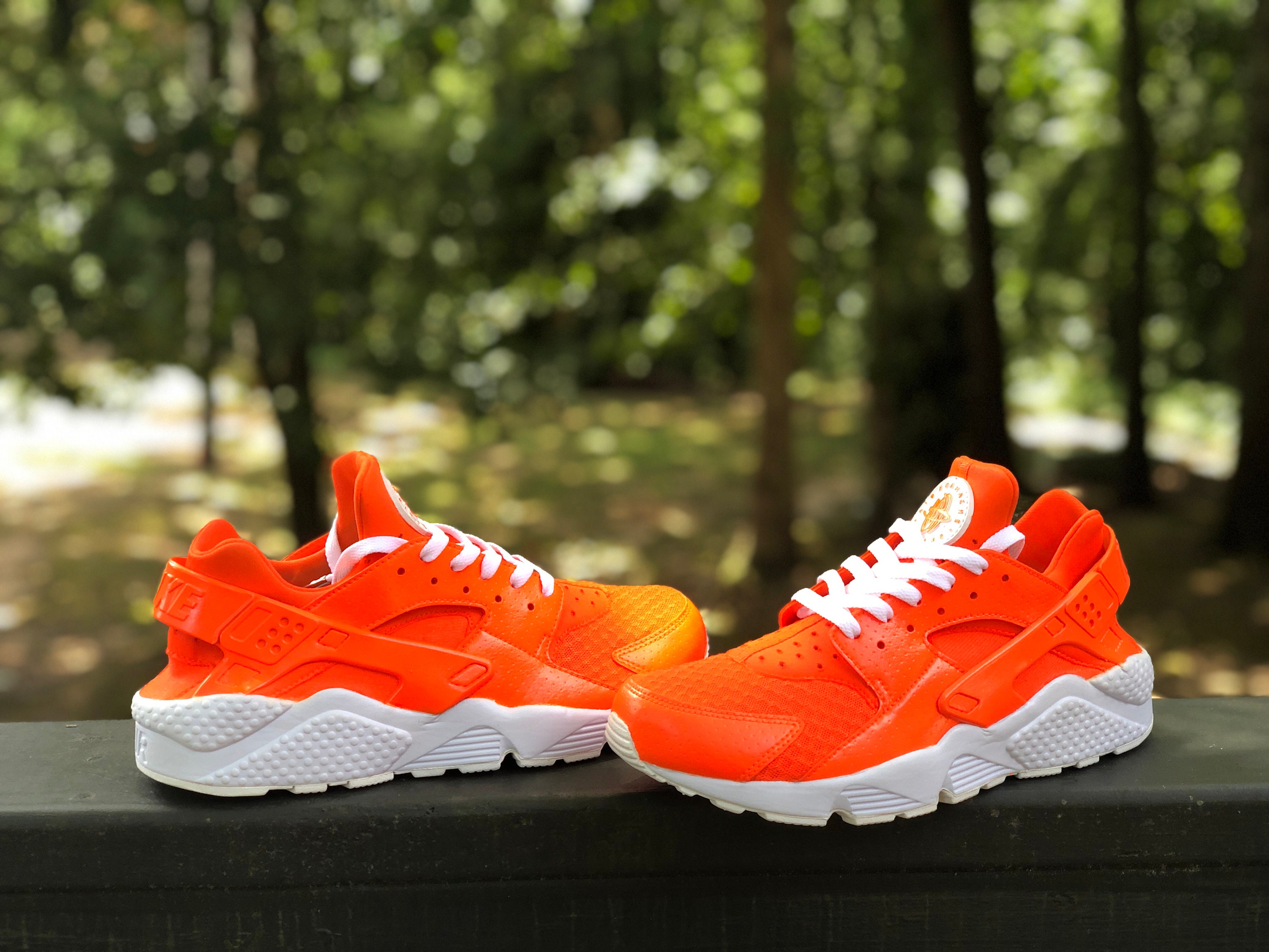 nike huarache orange