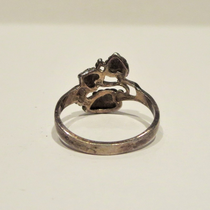Size 8 Sterling Silver Pebbled Etched Leaf Ring