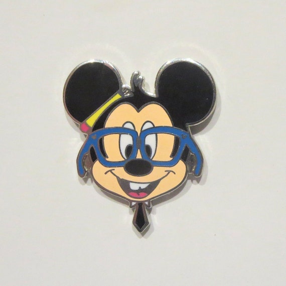 Disney Parks Nerds Rock Mickey Friends Minnie Donald Pluto Goofy Pin Lanyard NEW Disney Parks Nerds Rock Mickey Friends Minnie Donald Pluto Goofy Pin Lanyard NEW