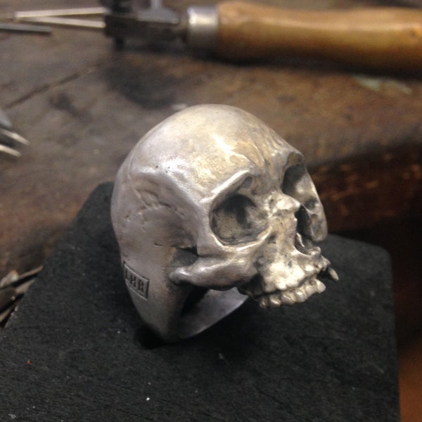 bague Skull LHR crane argent 925 biker volume. fait main. Réaliste. "  édenté "