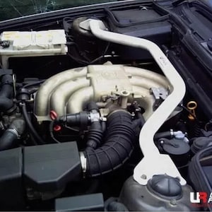 Front Tower Strut Bar for Ultra Racing 1987-1996 1995 BMW E34 (530i) 3.0 2WD Expedite