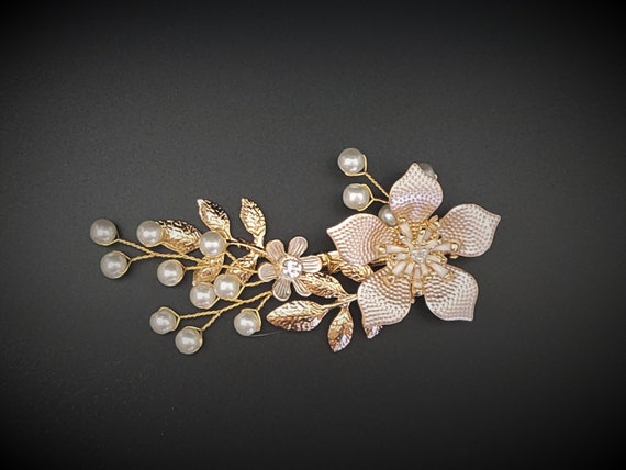 Rose Gold Bridal Hair Clip: Pearl Crystal Flower Wedding  display picture 2