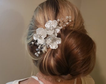 Bridal Hair Clip Pearl White Flower Crystal Wedding Hair Piece Hair Jewelry Hair Vine Vintage Look Hair Accessory Bridesmaid Gift For Her