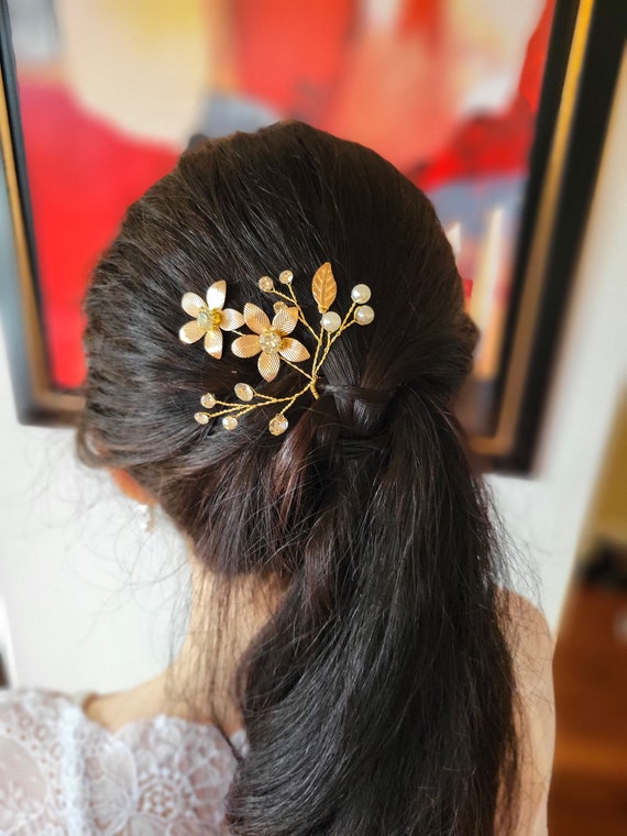 Floral Crystal Hair Pin: Gold Wedding Hair Accessory - Etsy display picture 1