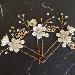 Bridal Hair Pins, Pearl Crystal Flower Wedding Hair Pins, Hair Jewelry Hair Vine Wedding Hair Accessory, White and Gold Hair Pieces