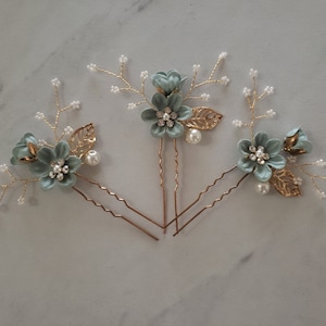 Bridal Hair Pins, Pearl Crystal Flower Wedding Hair Pins, Hair Jewelry Hair Vine Wedding Hair Accessory, Sea Foam Green and Gold Hair Pieces