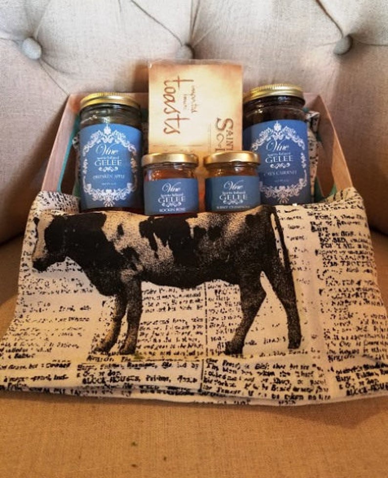 Gourmet Country Classic Jelly Gift Basket. Great Housewarming Gift