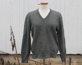 1970s shetland wool blend, knit gray sweater, long sleeve and v neck, McGregor, small