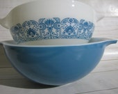 Pyrex HORIZON BLUE Cinderella Bowls Mixing Batter Bowl 444 Blue 443 White with Blue Turquoise floral, Retro Kitchenware, Vintage Decor